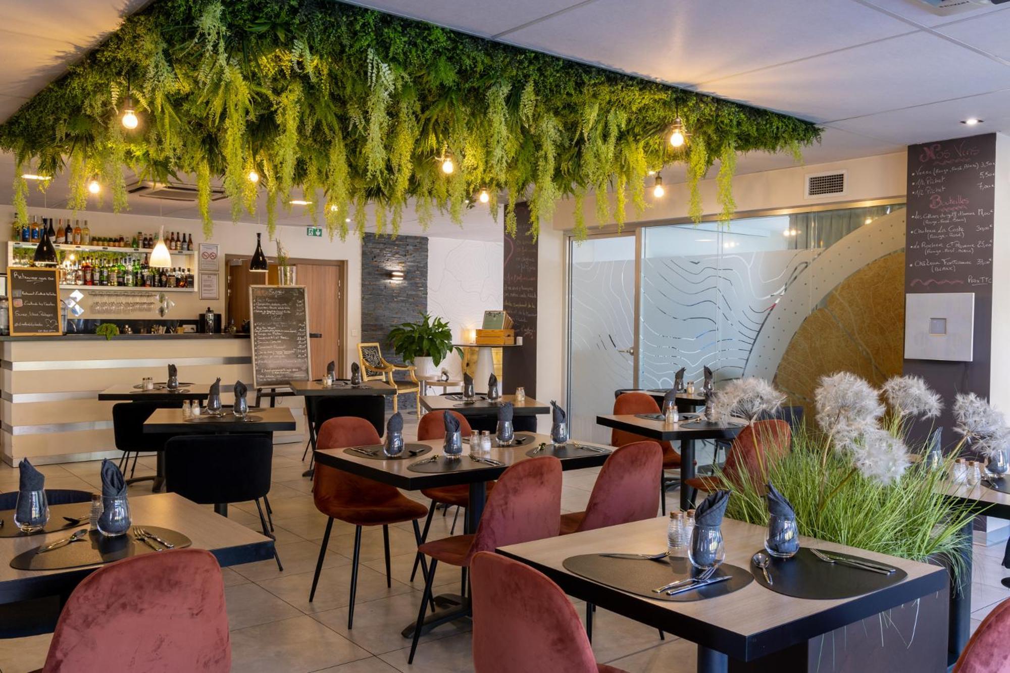The Originals Boutique, Hotel L'Occitan, Aubagne La Destrousse Exterior photo