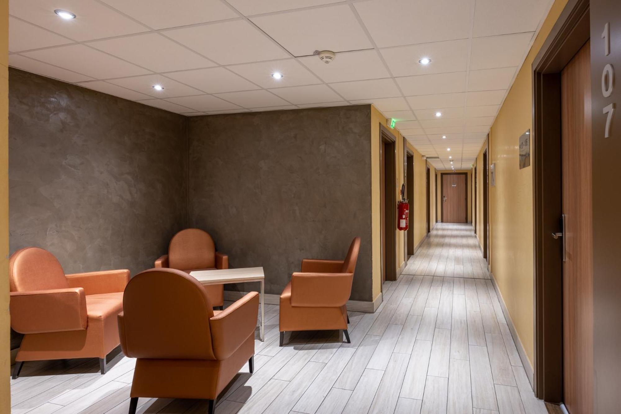The Originals Boutique, Hotel L'Occitan, Aubagne La Destrousse Exterior photo