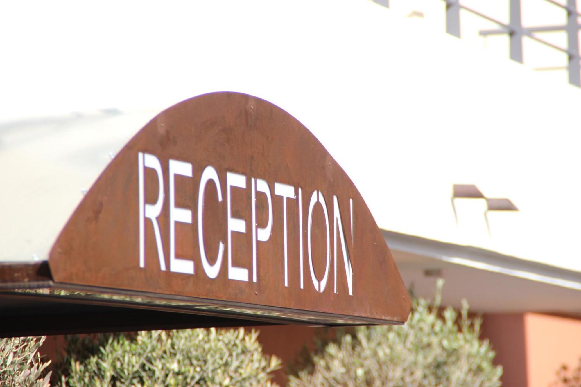 The Originals Boutique, Hotel L'Occitan, Aubagne La Destrousse Exterior photo
