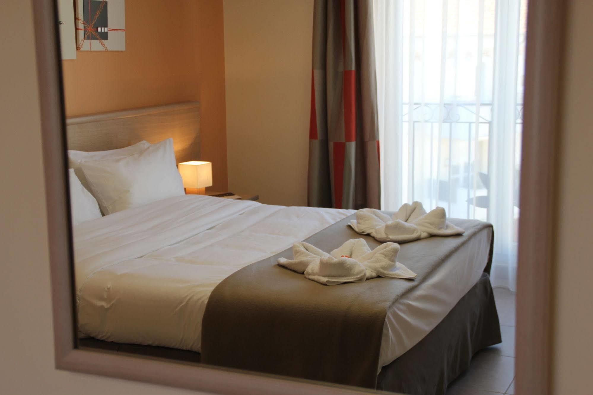 The Originals Boutique, Hotel L'Occitan, Aubagne La Destrousse Exterior photo