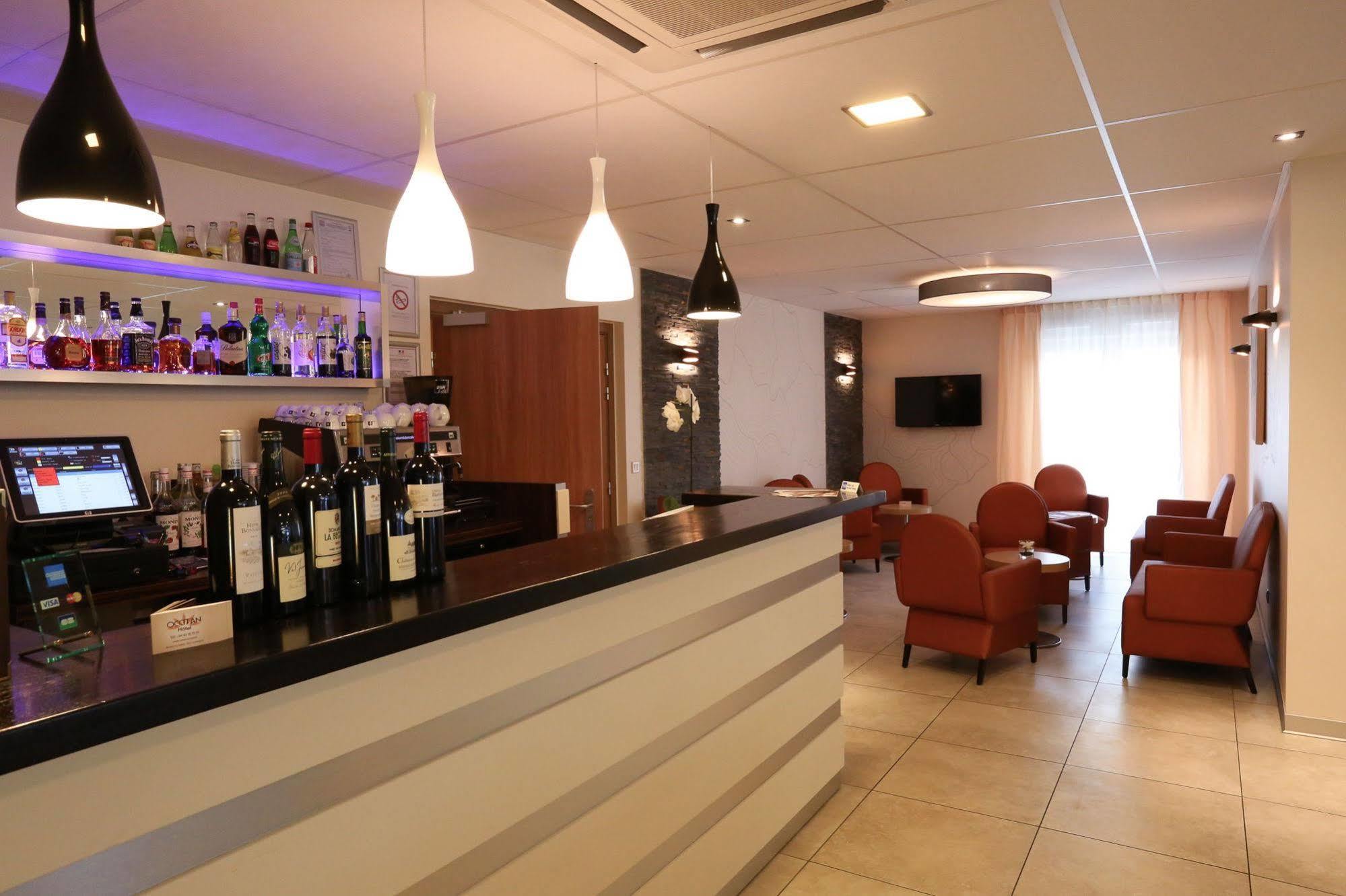 The Originals Boutique, Hotel L'Occitan, Aubagne La Destrousse Exterior photo